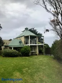 Acacia Rise - Image 1