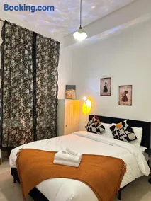 Elegant One Bedroom Apartment - Image 1