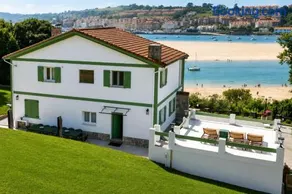 Ria Calma - Image 1