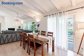 Hillside Hideaway - Private Woodland Hills Canyon Suite - Image 4