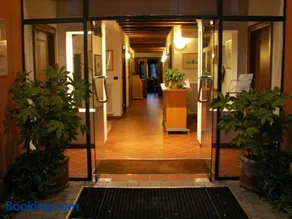 Country House Santa Maria Maddalena - Image 2