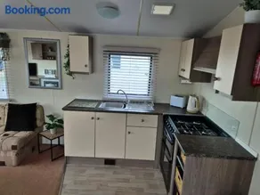 A&J Caravan Hire Golden Gate Towyn - Image 4