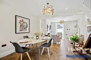 Number Ten - Beautiful 3-Bedroom Luxury Home - Image 4
