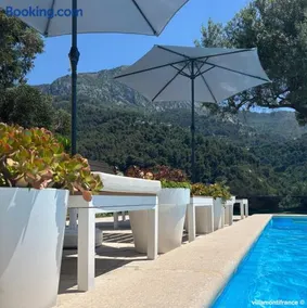 Villa-Monti Luxury Villa with Private Pool, Fully Air Conditioned Bedrooms, 5 Star Superhosts! - Image 1