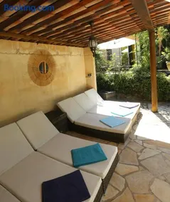 Le clos de la tour cassis piscine chauffée - Image 2