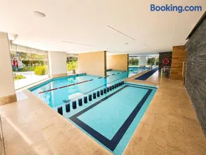 StunningHi-RisePolancopoolHotTubH-Speed WIFI - Image 2