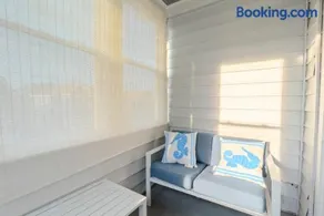 Spacious 3BR 4 Queen Bed Near Boston & Transit - Image 2