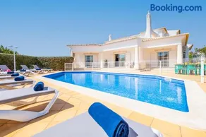Villa Rose Bay - Refúgio familiar com piscina aquecível e BBQ em Albufeira - Image 5