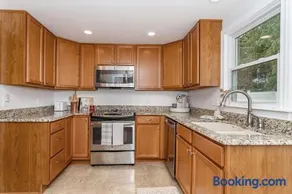 3 bed 2 bath-Walk to Jack Trice Stadium - Image 2