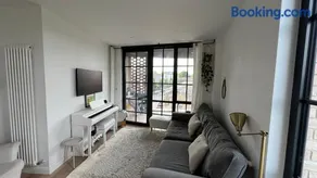 Bright 3 bed in Hackney Wick Perfect for families with kids - Image 5