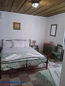 Koralia Apartments - Image 2