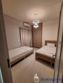 Beirut-hamra unique appartment - Image 5