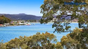 'Tranquil Bayside Cottage' by HolidayCo - Image 2