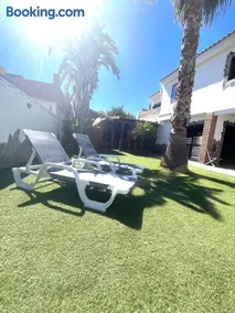 Villa en Valencia, piscina privada y metro 500m - Image 3