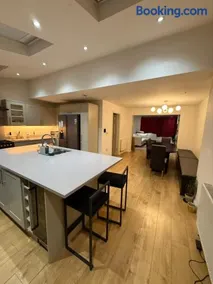 Three bedroom family home Near Taplow station - Image 2