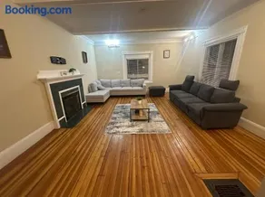 -No65- Fancy Room in a House - Steps to Boston College & Green Line at Brighton Boston - Image 5