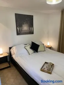 Évasion en Provence Bas de Villa avec Jardin & Vignes, Soleil & Fraîcheur - Image 3