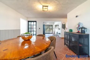 House with heated pool parking & wifi - Image 3