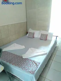 Apartamento Studio ao Lado da Praia com Wi-Fi e TV Smart - Image 4