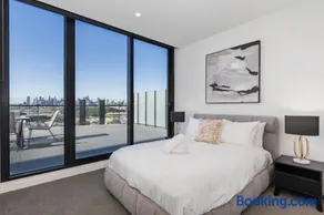 Stunning River & City Views and Huge Balcony! - Image 3