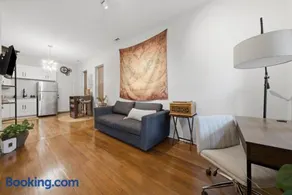 Wicker Park 1-BR Walk to Train & Grocery Easy Downtown Access - Image 4