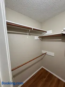 3 Bedroom house Near the Lake - Image 3