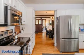 5 Bedroom Family Home - UWSP Walkable - Image 2