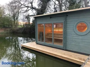 Muntjac Cabin - Image 2
