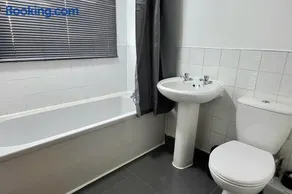 Cosy 3 double bed flat sleeps 6 - Image 3