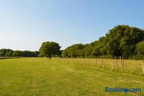 Bluebell Cottage at The Old Tractor Barn - Image 3