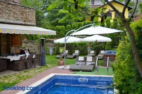 Villa Vuchev - Image 1