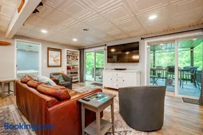Waterfront Hideaway by Railey Vacations - Image 5