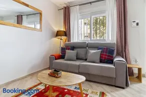 Barceló 21, parking on request, Atico With terrace Center, quite, BC - Image 2