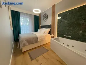 Caroline Jacuzzi Apartments - Image 4