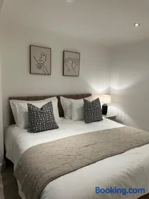The Snug - Town Centre Apartment - Image 4
