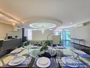 Casa em ótima localização até 8 pessoas área nobre - Image 2