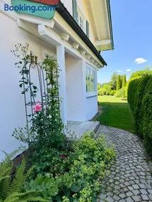 Appartement avec barbecue, terrasse et jardin | Vue jardin - Image 3