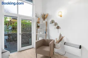 Coppercroft Cottage - Stunning Coastal Home, Walk to Beach, Sleeps 4 - Image 4