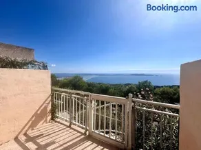 Charmant studio avec terrasse privée et vue exceptionnelle - Image 2