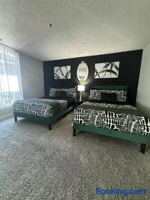 Hollywood Apartments Mario & No Themed With Pool FREE parking and WIFI - Image 4