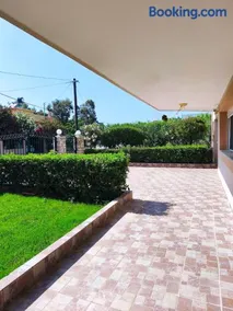 Green Garden Seaside Apartment - Image 3