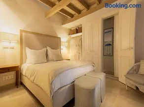 Home for 8 in Sane, Greece - Image 3