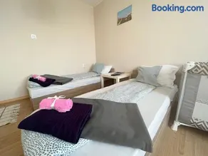 Airport Apartment - Image 3