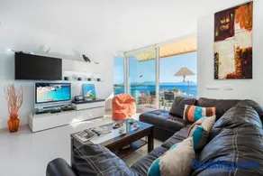 Vistafar - Private Pool & Only 50m to the Sea - Image 3