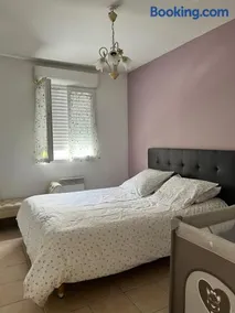 Appartement, 6 people, pool access, 10 minutes from Avignon, - Image 3