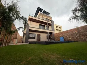 Raj Kapoor Farm House - Image 1