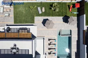 Sunnyside Villas, Just Steps to the Beach & Restaurants, By ThinkVilla - Image 1