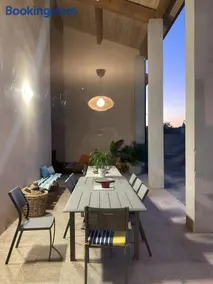 Maison avec vue et piscine - Image 2