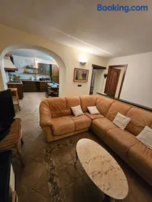 Il Girasole - Casa in pietra nel borgo di Ottano - Image 4