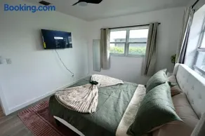 3BR Hollywood Home nr Hard Rock - Image 1